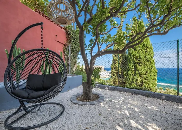 Proche Monaco, Vue Mer, Acces Plage Et Jardin Privatif