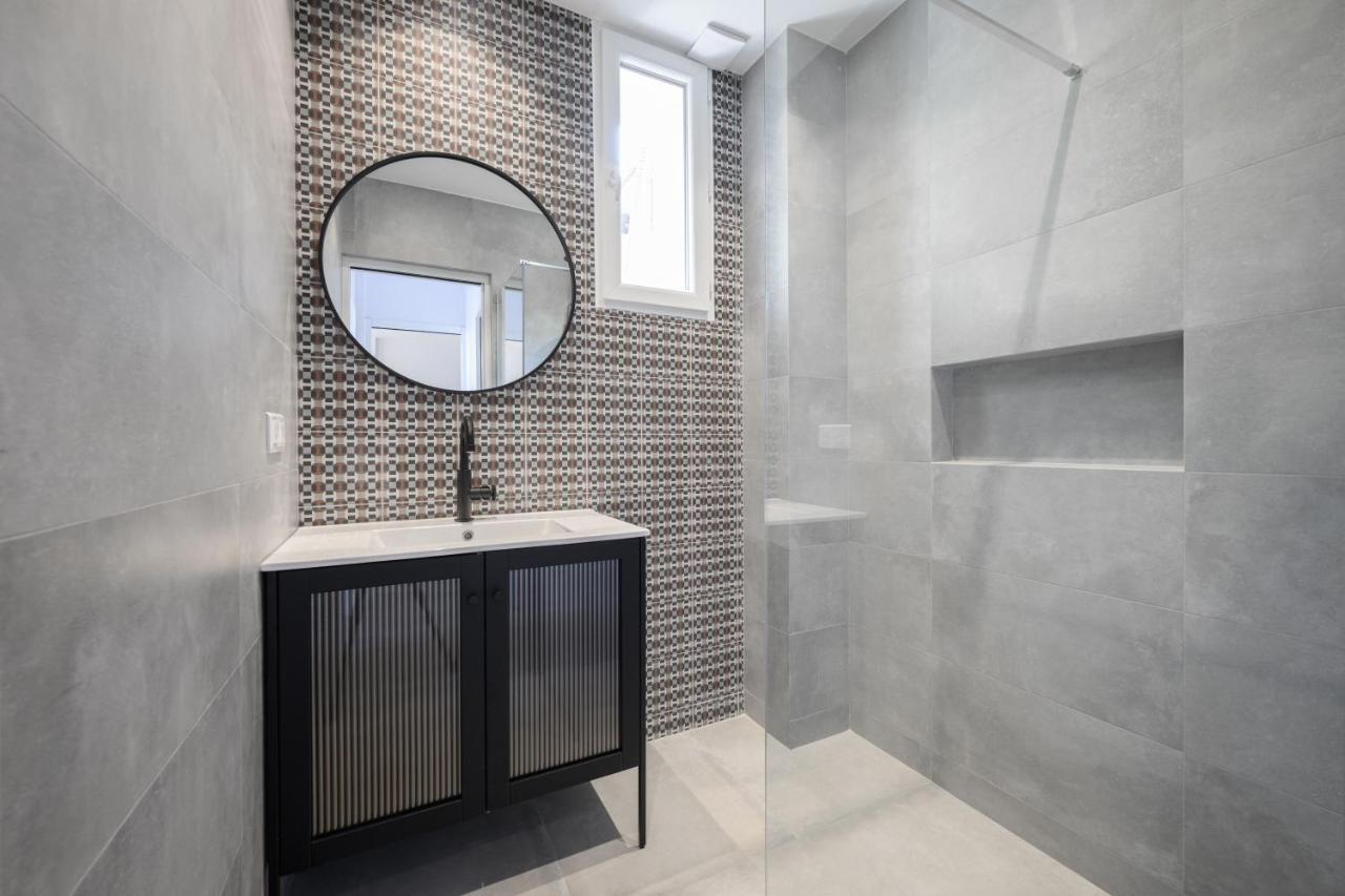 Apartment Proche Monaco, Vue Mer, Acces Et Jardin Privatif