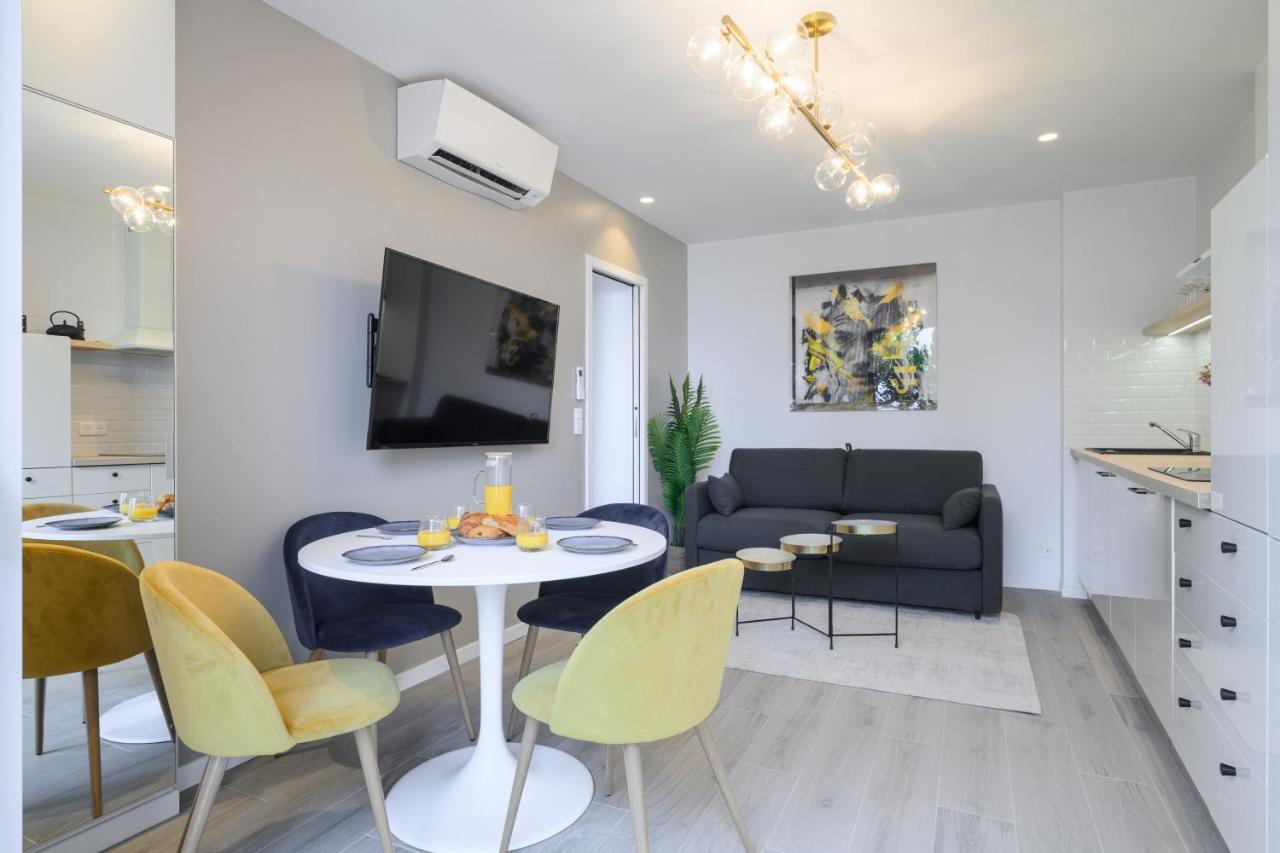 Proche Monaco, Vue Mer, Acces Et Jardin Privatif *